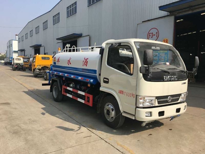 5����5�����|�L(f��ng)�������G����ˮ܇(ch��)�DƬ