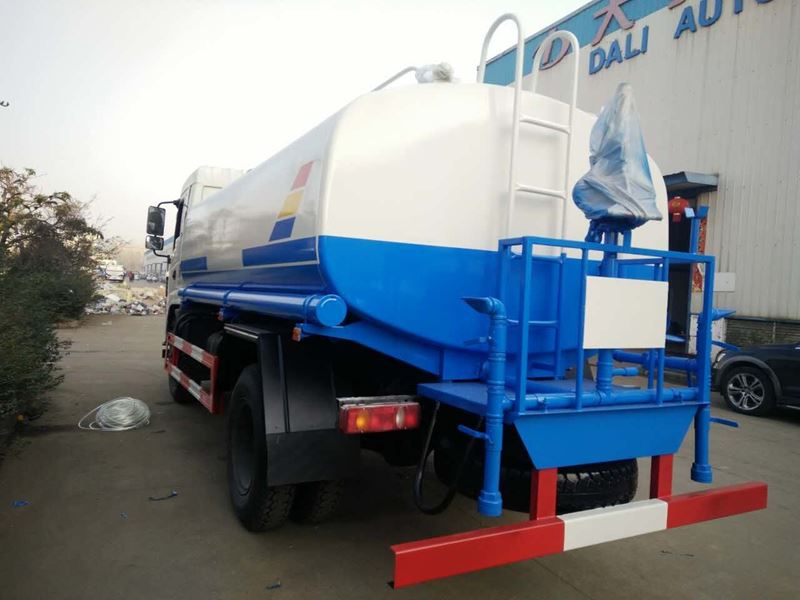 12噸(12方)東風御虎綠化灑水車價格3