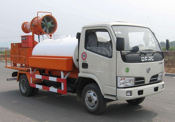 5噸東風多利卡農藥噴灑車價格2