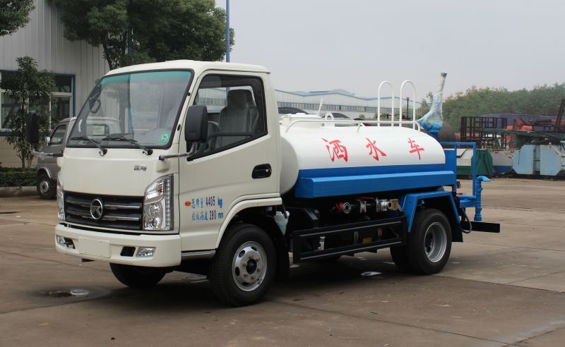 凱馬2噸藍(lán)牌小型灑水車價(jià)格3