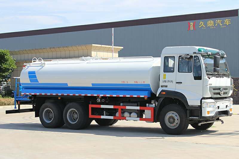 18噸重汽斯太爾后雙橋綠化灑水車圖片 18噸重汽斯太爾后雙橋綠化灑水車圖片