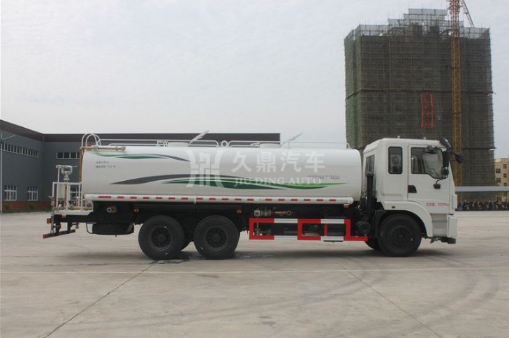 環(huán)衛(wèi)灑水車租賃_東風商用15噸環(huán)衛(wèi)灑水車4
