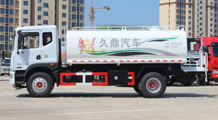 東風多利卡d915方灑水車_東風多利卡D9綠化灑水車廠家價格2