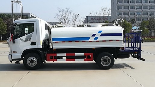 現代盛圖5噸綠化灑水車廠家價格3