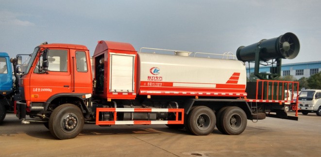 多功能灑水車有哪些_東風(fēng)后雙橋20方農(nóng)藥噴灑車3