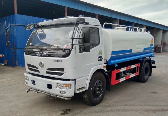 福瑞卡8噸灑水車圖片 福瑞卡8噸灑水車圖片