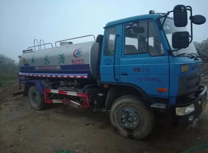 車主一手帶牌手續(xù)齊全東風12噸灑水車圖片 車主一手帶牌手續(xù)齊全東風12噸灑水車圖片