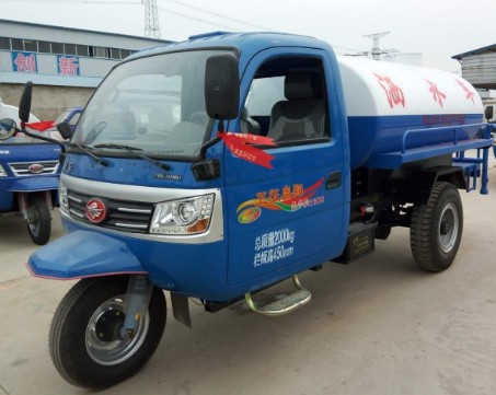 小型灑水車怎么操作_三輪小型灑水車3