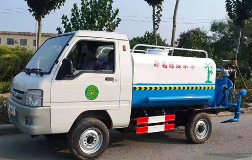 新能源電動四輪灑水車圖片 新能源電動四輪灑水車圖片