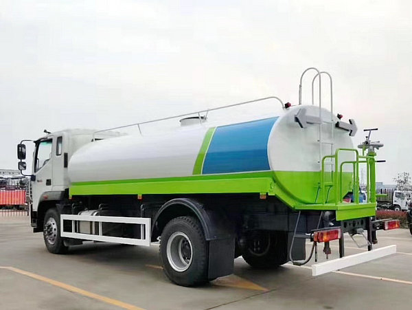 12噸灑水車參數(shù)_12-14噸國六福田瑞沃綠化灑水車價格多少錢?3