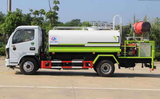 國(guó)六5噸東風(fēng)多利卡帶霧炮灑水車圖片 國(guó)六5噸東風(fēng)多利卡帶霧炮灑水車圖片