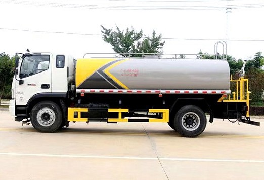 國(guó)六15方福田瑞沃ES7灑水車圖片 國(guó)六15方福田瑞沃ES7灑水車圖片