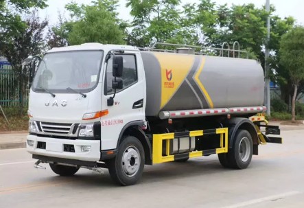 8噸灑水車(chē)價(jià)格_國(guó)六8-10噸江淮駿鈴綠化灑水車(chē)廠家價(jià)格2