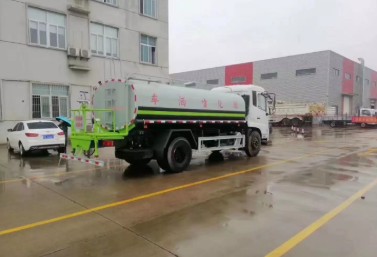 國六15噸東風(fēng)天錦灑水車圖片 國六15噸東風(fēng)天錦灑水車圖片