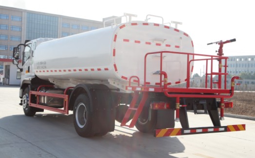 大運(yùn)致勝14方灑水車(chē) 大運(yùn)致勝14方灑水車(chē)