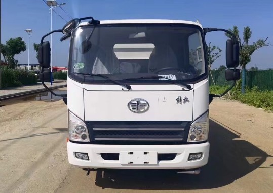 解放招財虎藍牌7方灑水車_同銳通牌CAA5042TDYC6型多功能抑塵車3