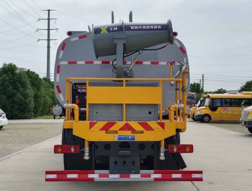 東風華神T5前四后八27方灑水車_東風27方灑水車6