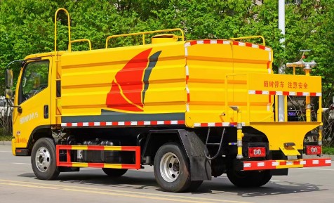 福田領(lǐng)航M5藍(lán)牌7方灑水車_程力威牌CLW5045TYH6SL型路面養(yǎng)護(hù)車 福田領(lǐng)航M5藍(lán)牌7方灑水車_程力威牌CLW5045TYH6SL型路面養(yǎng)護(hù)車